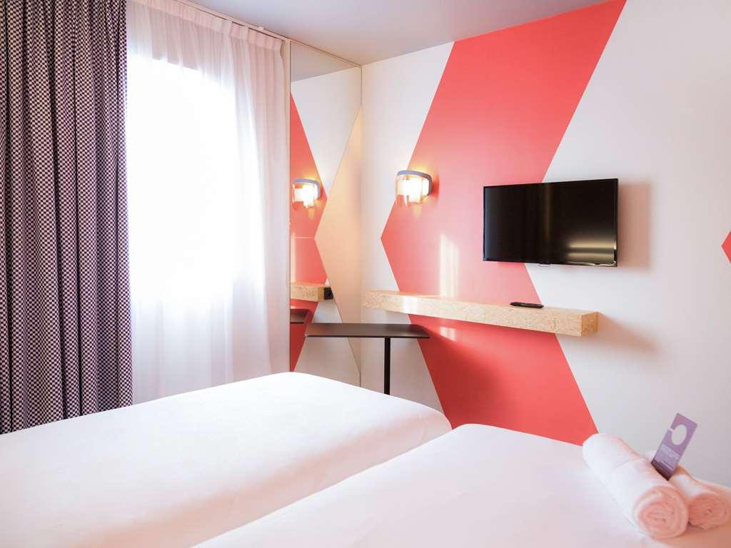 Hotel Ibis Styles Bale-Mulhouse Aeroport Blotzheim Zimmer foto