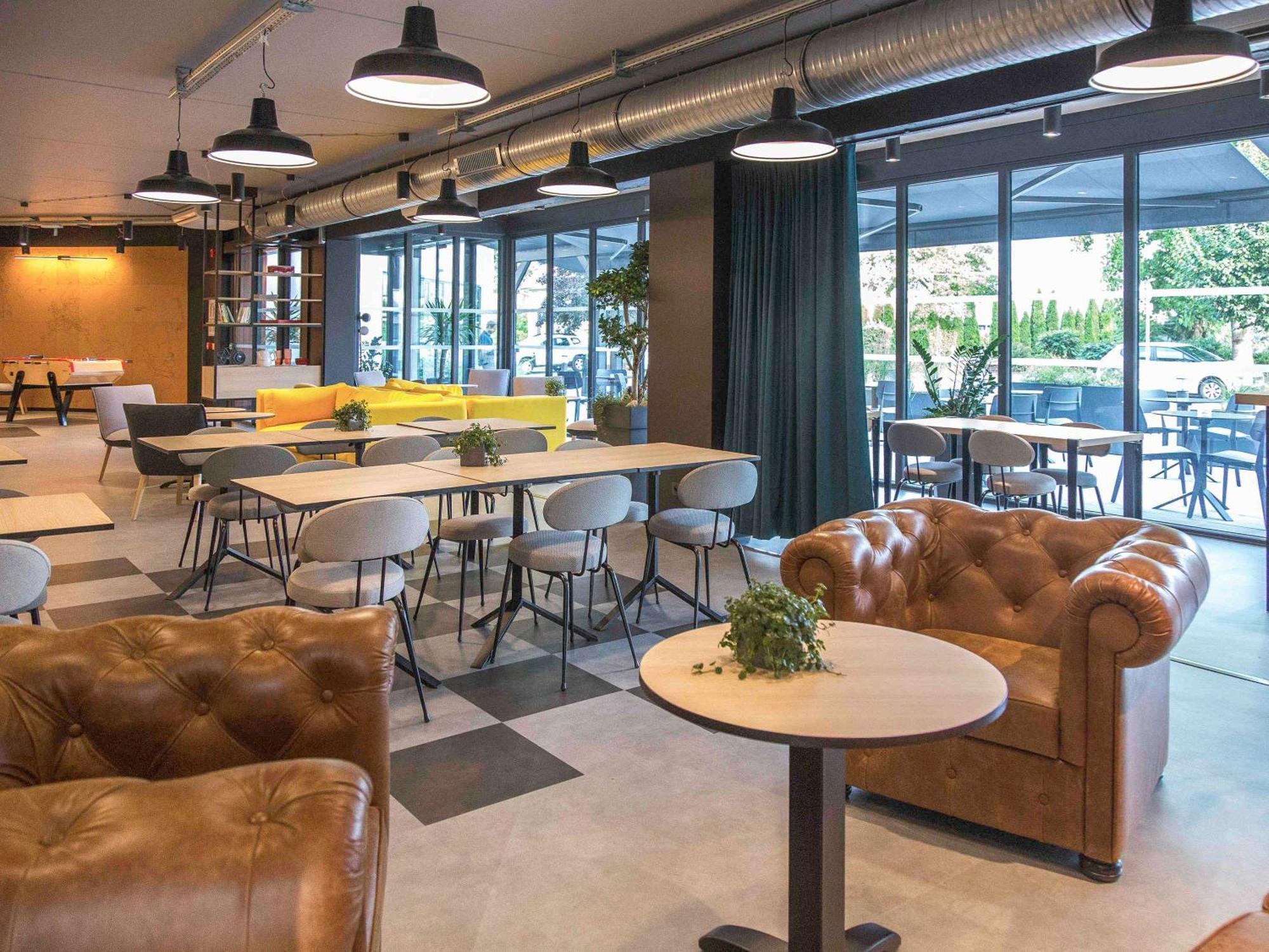 Hotel Ibis Styles Bale-Mulhouse Aeroport Blotzheim Exterior foto